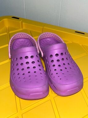 Purple & Pink Joy Bees Girls size 4 clogs